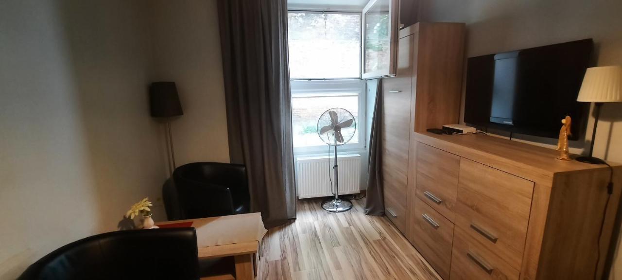 Topola1 Apartment Krakow Bagian luar foto